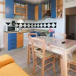 Feriehus 2 Bedroom Beautiful In Popovici