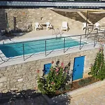 2 Bedroom Beautiful In Popovici *