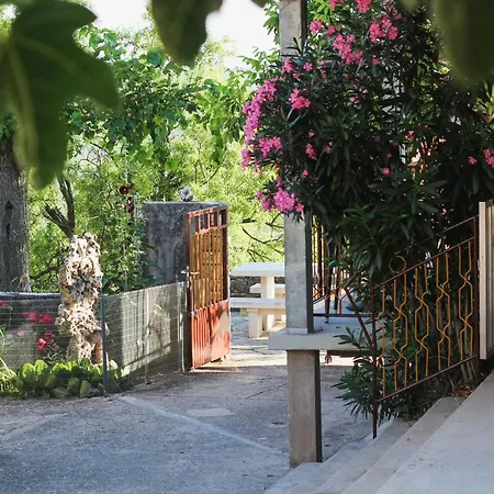 2 Bedroom Beautiful In Popovici Popovic